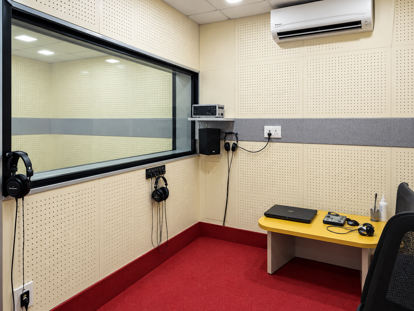 Speech Room, photo 3